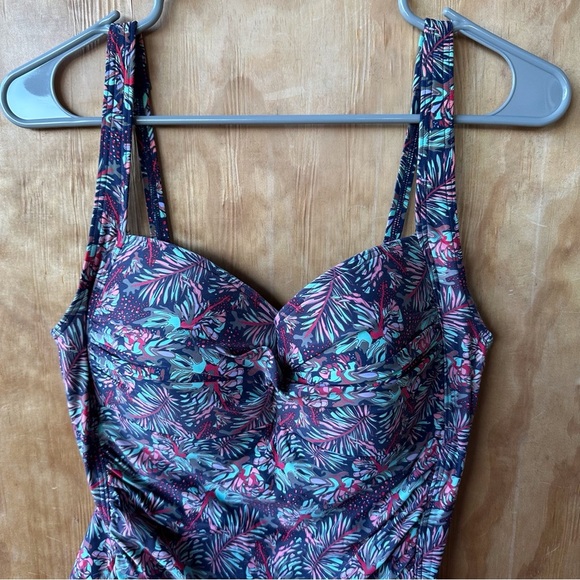 Bond-Eye Australia One Piece Swimsuit FLoral Print - Picture 9 of 10